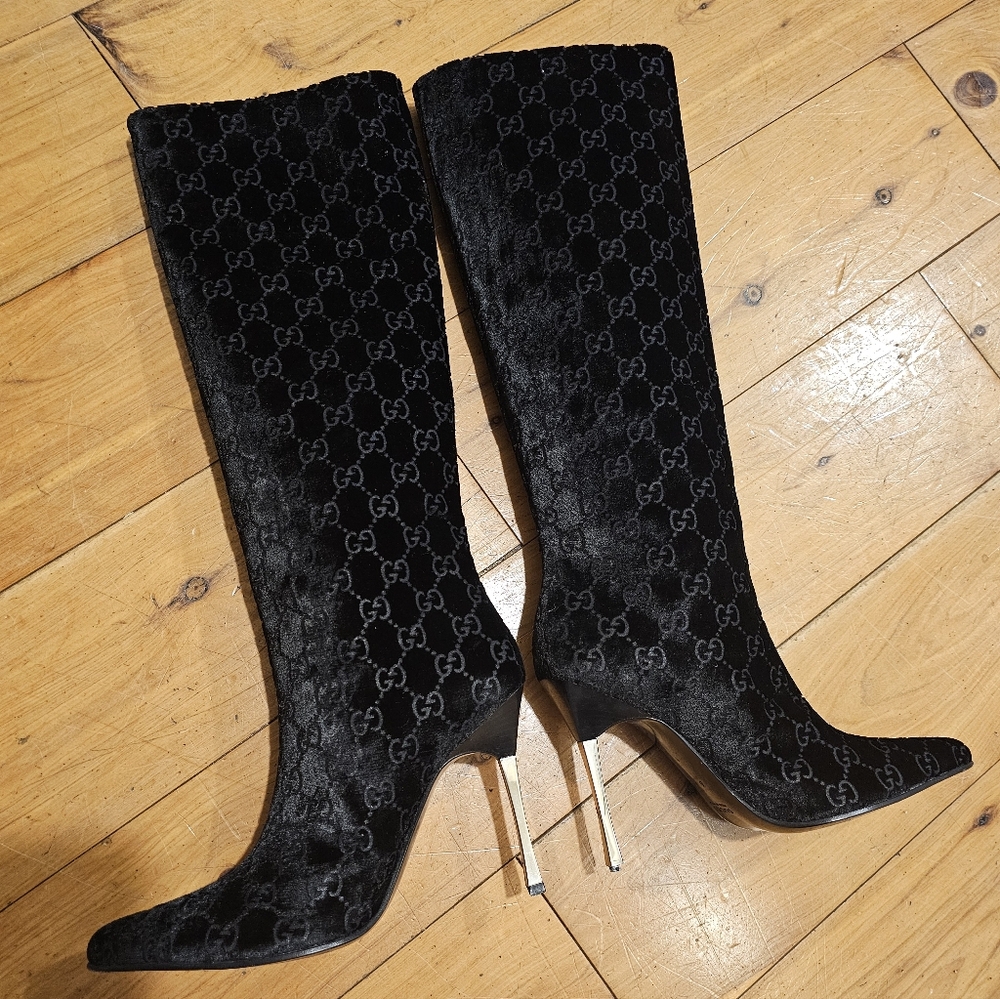 Gucci Black Velvet Monogram Heeled Boots - Picture 2 of 16